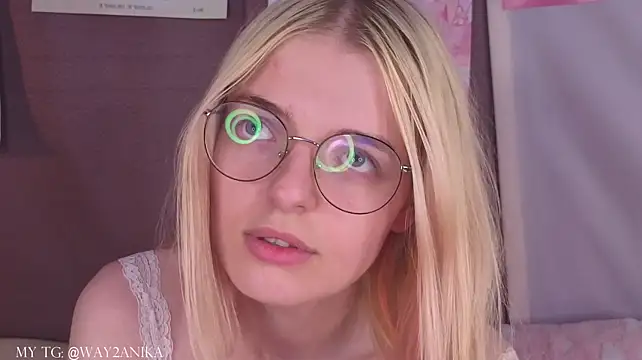 AnikaSparks stripchat live cam model