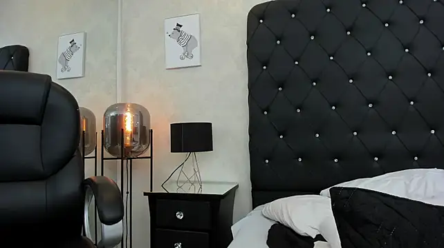 ariana_moon00 stripchat live cam model