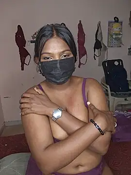 sluttyzoyaa stripchat live cam model