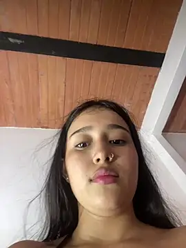 BellaGaitan stripchat live cam model