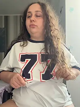 CurlyMaddie stripchat live cam model