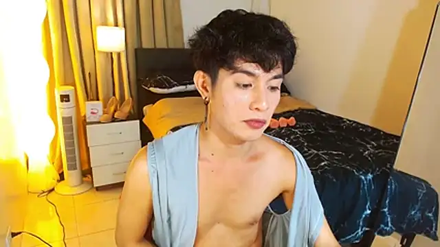 WildestTwink stripchat live cam model