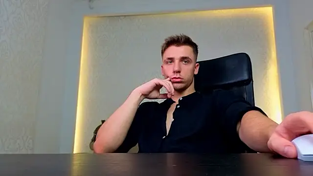KellenWest stripchat live cam model