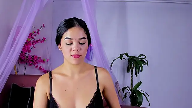 Luna__02 stripchat live cam model