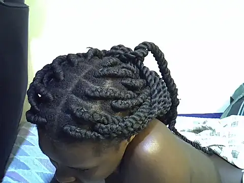 cute_aliyah stripchat live cam model