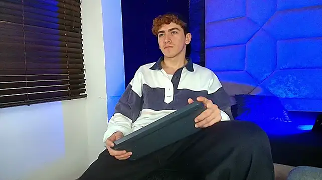 Tyler_Mcrey stripchat live cam model