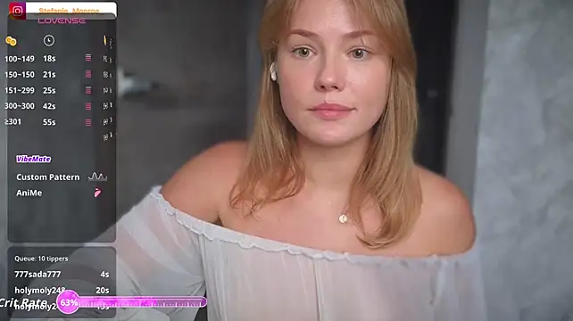 _Stefanie_Collins_ stripchat live cam model