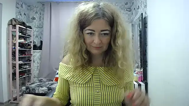 Helen1974 stripchat live cam model