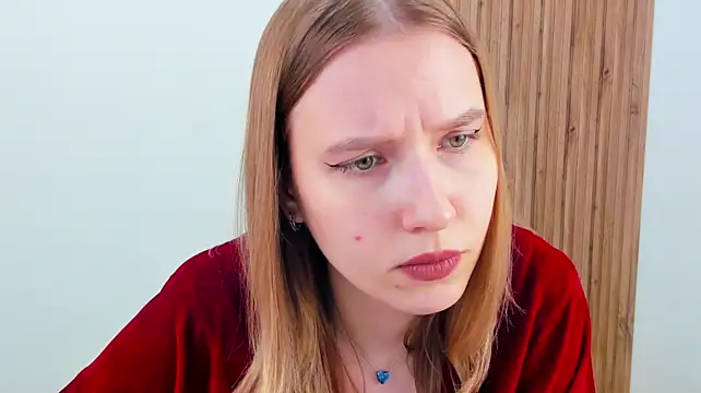 LiliLinn stripchat live cam model