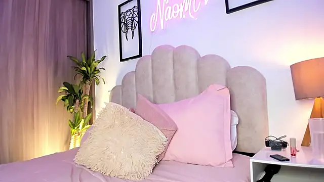 NaomiAsha stripchat live cam model