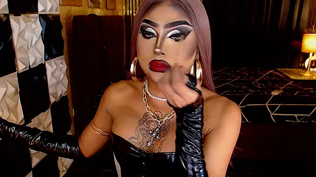 MassiveCockTrans stripchat live cam model