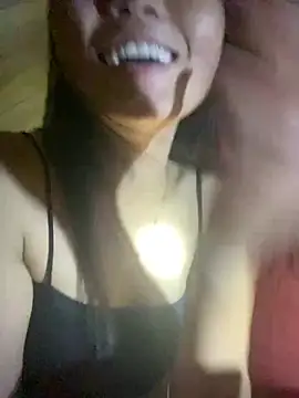 Emmi_cute9x stripchat live cam model