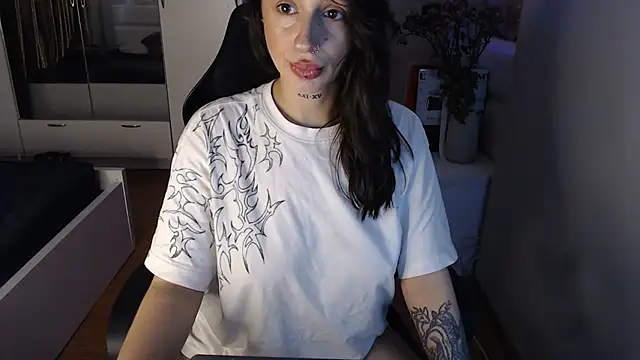 Meow_Mia stripchat live cam model