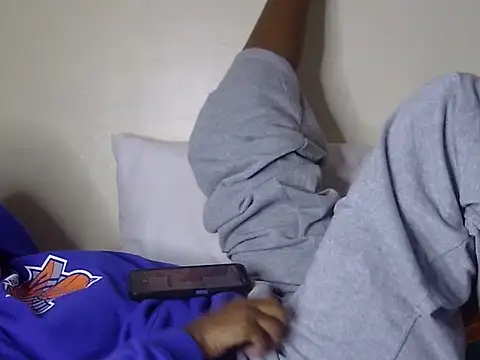 Petite_Ebony10 stripchat live cam model