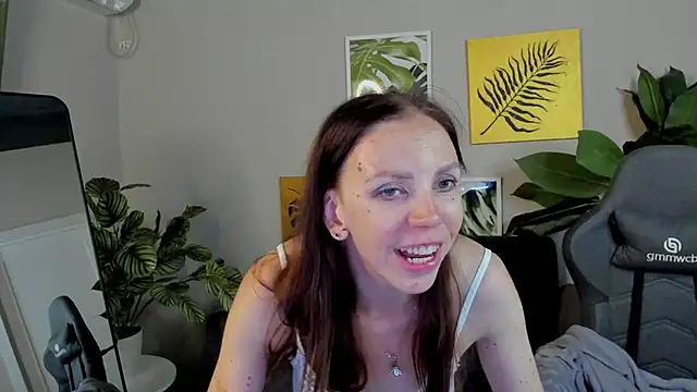 EmilyStevart stripchat live cam model