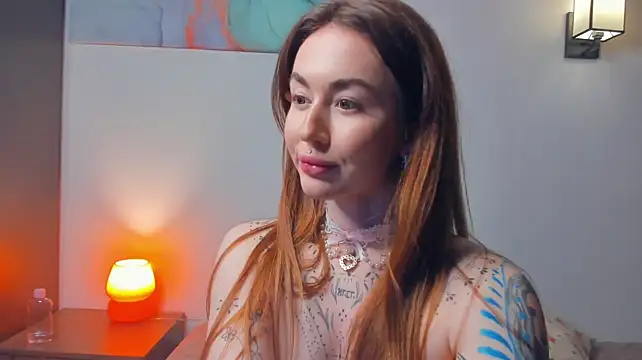 CarieHeu stripchat live cam model