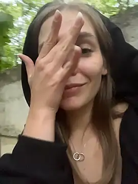 MilliWish stripchat live cam model