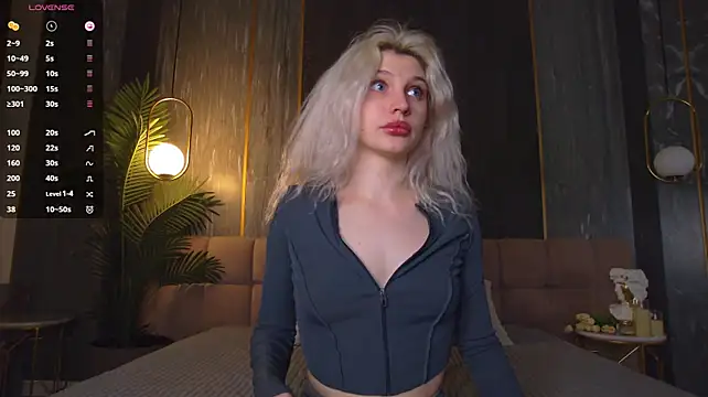 AshlyCross stripchat live cam model