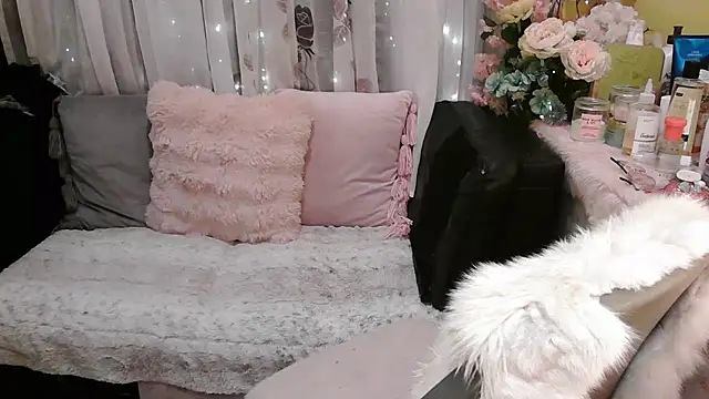 OhmyPinay stripchat live cam model