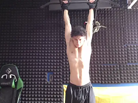 Gymbro42 stripchat live cam model
