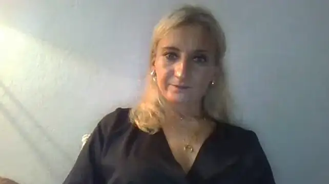 ViolettaMature stripchat live cam model