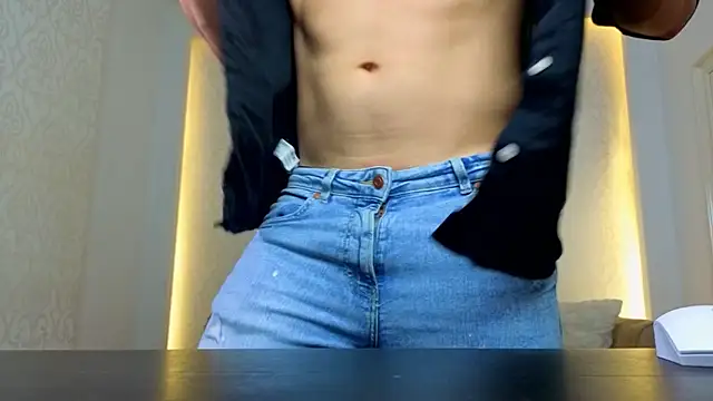 KellenWest stripchat live cam model