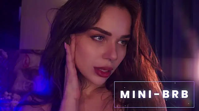 _MiniNika_ stripchat live cam model