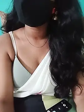 Clara-Lilly stripchat live cam model