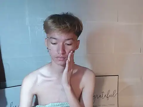 Fem_phiLboy69 stripchat live cam model