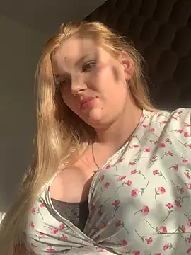Vikki-Stoun stripchat live cam model
