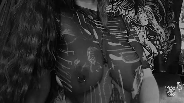 Silentmary stripchat live cam model