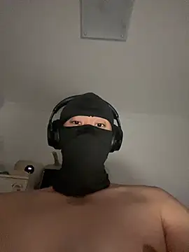 qazpqp stripchat live cam model