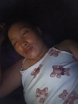 Evelyn-n stripchat live cam model