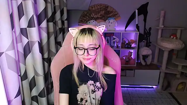 SaxonDibs stripchat live cam model