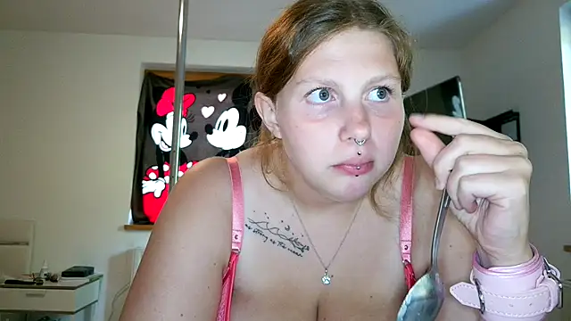 lina_mayer_ stripchat live cam model