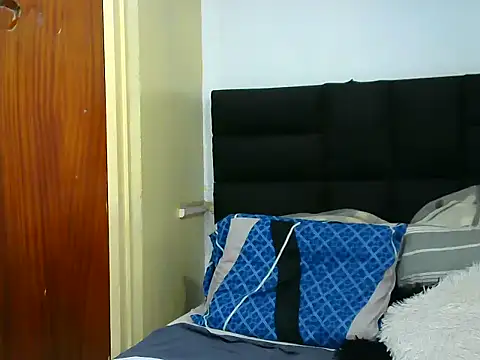 BlondieBitch stripchat live cam model