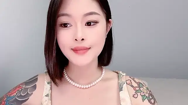 Ivy_360 stripchat live cam model