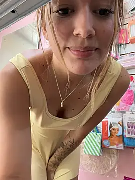 Ana____ stripchat live cam model