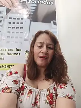 LUISA--30 stripchat live cam model