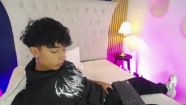 Aiden_Rivers_ stripchat live cam model