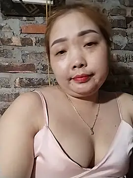 Tindraa1 stripchat live cam model