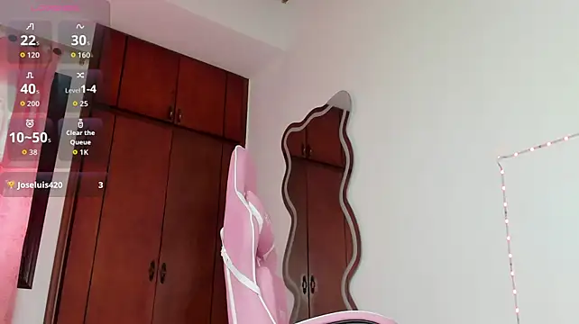 EmeraldBlonde stripchat live cam model