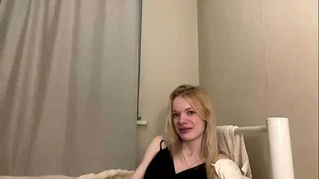 tutsicuttie stripchat live cam model
