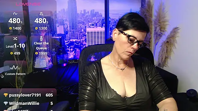 ninarandmann stripchat live cam model