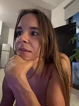 JuicyFruits93 stripchat live cam model