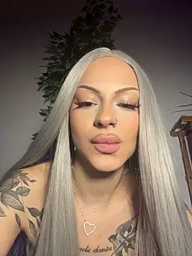 DollyRuby stripchat live cam model