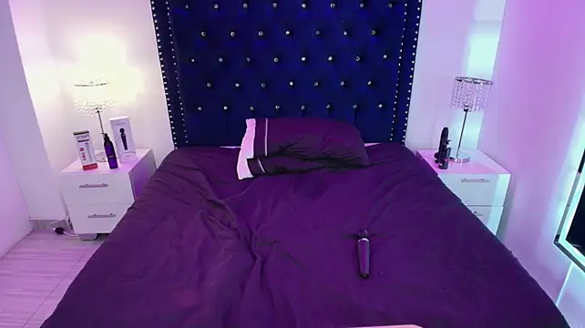 Zury_valucci stripchat live cam model