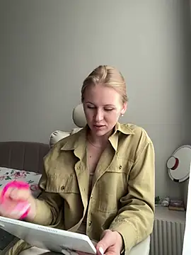 IsabelAllen stripchat live cam model