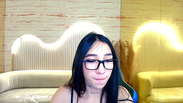 Chloe__r stripchat live cam model