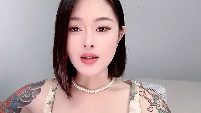 Ivy_360 stripchat live cam model